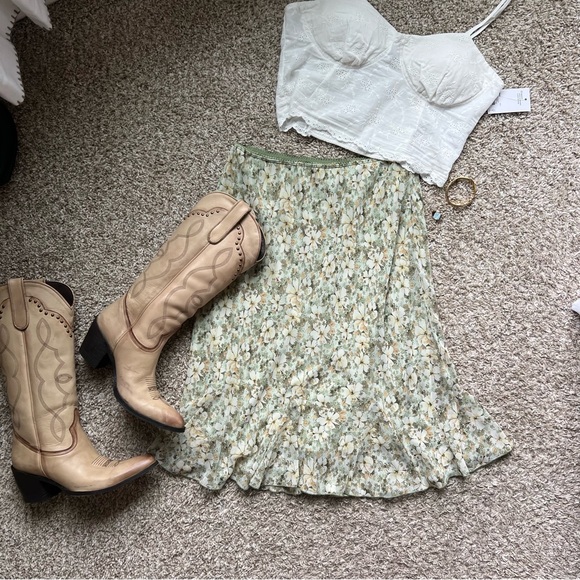 Vintage Green Floral Skirt - Picture 2 of 5